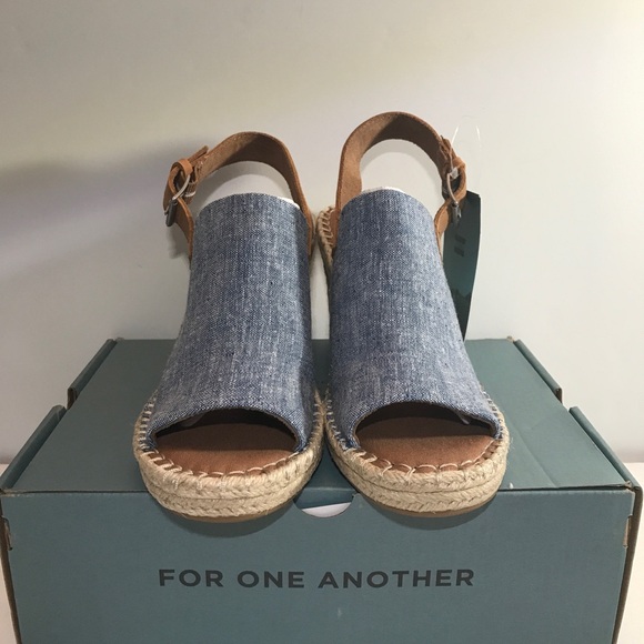 Women's Toms Blue Chambray LeatherEspadrille Sandals Wedge Heel Jute NIB Sz 8 - Picture 1 of 9